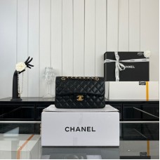 Chanel Classic Flap New Medium Size 23cm Lambskin Gold Hardware Shoulder Bag A1117