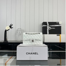 Chanel Classic Flap New Medium Size 23cm Caviar Leather Silver Hardware Shoulder Bag A1117