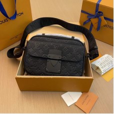 Louis Vuitton LV Lock Messanger Bag M58489 Shoulder Bag Crossbody Bag LLBGA38