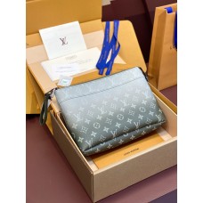 Louis Vuitton LV Pochette Voyage Souple M11545 Clutch Purse Cosmetic Bag LLBGG40