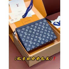 Louis Vuitton LV Pochette Accessoires M61692 Clutch Purse Cosmetic Bag LLBGG54