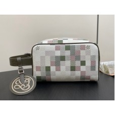Louis Vuitton LV Locker Dopp Kit Ld M00112 Clutch Purse Cosmetic Bag LLBGG60
